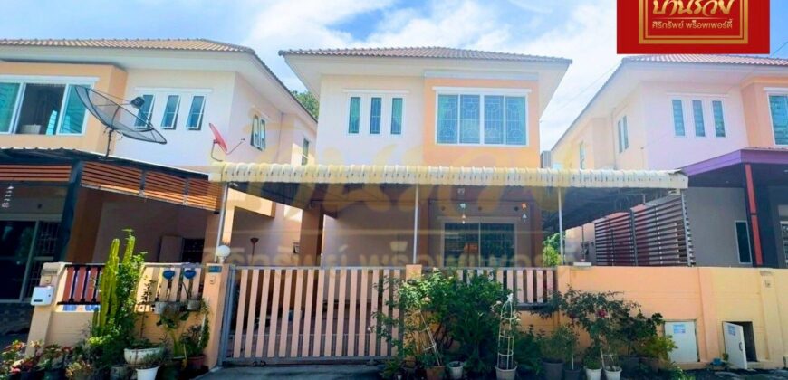 บ้านแฝด 2 ชั้น หมู่บ้าน ปัญฐิญา เเพรกษา ใกล้นิคมอุตสาหกรรมบางปู ตกแต่งพร้อมอยู่อาศัย