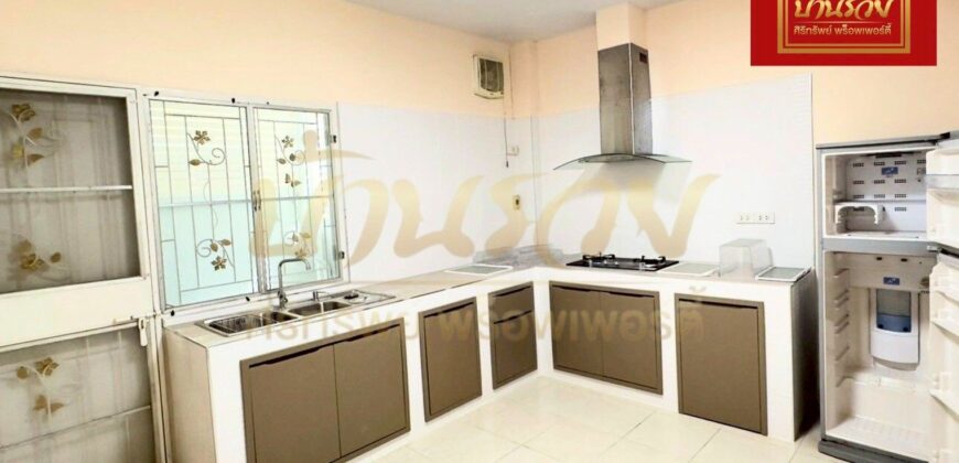 ทาวน์โฮม 3 ชั้น หมู่บ้าน ลัลลี่วิลล์2 ซอยมังกร – เทพารักษ์ บ้านรีโนเวทใหม่ทั้งหลัง ใกล้ทางด่วนกาญจนาภิเษก พร้อมเข้าอยู่