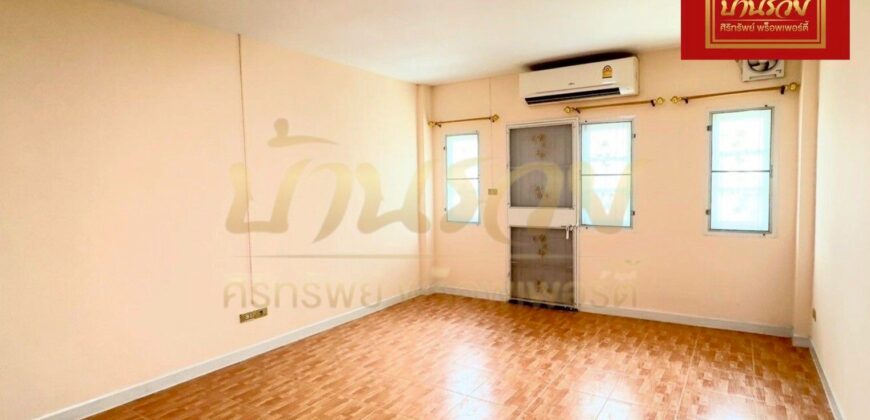 ทาวน์โฮม 3 ชั้น หมู่บ้าน ลัลลี่วิลล์2 ซอยมังกร – เทพารักษ์ บ้านรีโนเวทใหม่ทั้งหลัง ใกล้ทางด่วนกาญจนาภิเษก พร้อมเข้าอยู่