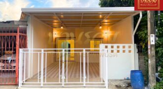 ทาวน์เฮ้าส์ 1 ชั้น หมู่บ้านชลเทพ เทพารักษ์-บางพลี ใกล้ห้างบิ๊กซีบางพลี และสี่แยกบางพลี-คลองขุด รีโนเวทพร้อมเข้าอยู่