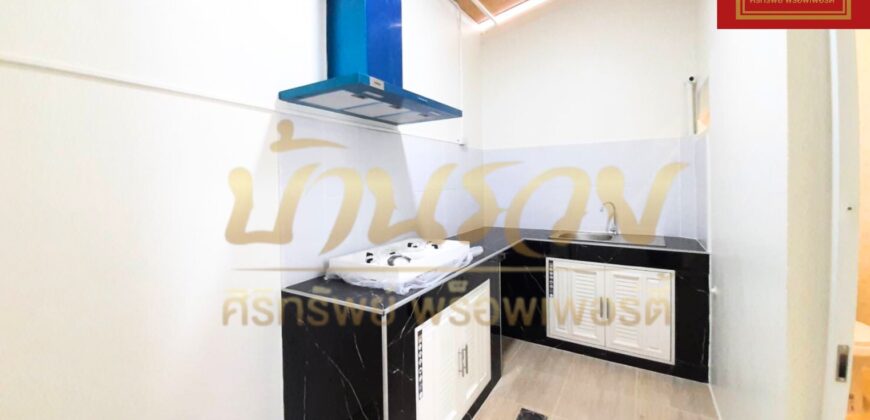 ทาวน์เฮ้าส์ 2 ชั้น หมู่บ้าน ลลิษา ซอยมังกร – แพรกษา รีโนเวทใหม่ ใกล้ทางด่วนกาญจนาฯ พร้อมเข้าอยู่