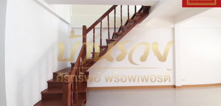 ทาวน์เฮ้าส์ 2 ชั้น หมู่บ้าน ลลิษา ซอยมังกร – แพรกษา รีโนเวทใหม่ ใกล้ทางด่วนกาญจนาฯ พร้อมเข้าอยู่