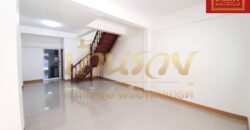 ทาวน์เฮ้าส์ 2 ชั้น หมู่บ้าน ลลิษา ซอยมังกร – แพรกษา รีโนเวทใหม่ ใกล้ทางด่วนกาญจนาฯ พร้อมเข้าอยู่