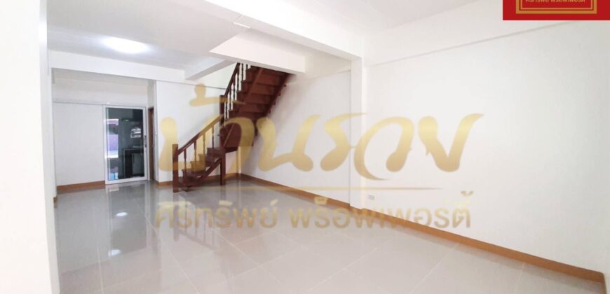 ทาวน์เฮ้าส์ 2 ชั้น หมู่บ้าน ลลิษา ซอยมังกร – แพรกษา รีโนเวทใหม่ ใกล้ทางด่วนกาญจนาฯ พร้อมเข้าอยู่