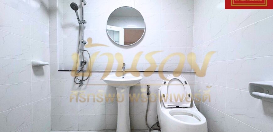 ทาวน์เฮ้าส์ 2 ชั้น หมู่บ้านพาร์คแกลเลอรี่ ซ.ศรีด่าน 22 ถนนศรีนครินทร์ รีโนเวทพร้อมอยู่ ใกล้รถไฟฟ้าสายสีเหลือง