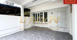 ทาวน์เฮ้าส์ 2 ชั้น หมู่บ้านพาร์คแกลเลอรี่ ซ.ศรีด่าน 22 ถนนศรีนครินทร์ รีโนเวทพร้อมอยู่ ใกล้รถไฟฟ้าสายสีเหลือง