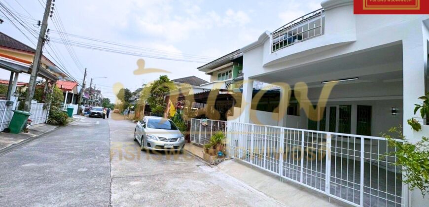 ทาวน์เฮ้าส์ 2 ชั้น หมู่บ้านพาร์คแกลเลอรี่ ซ.ศรีด่าน 22 ถนนศรีนครินทร์ รีโนเวทพร้อมอยู่ ใกล้รถไฟฟ้าสายสีเหลือง