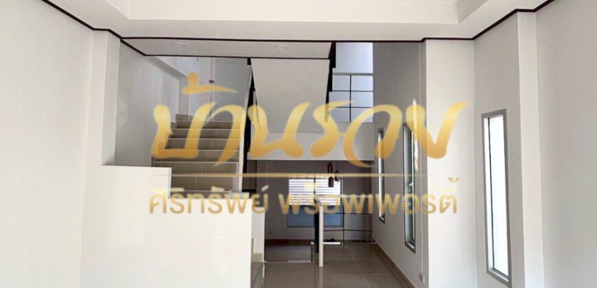 บ้านแฝด 2 ชั้น หมู่บ้านกราฟฟิคเพลส ถนนเทพารักษ์ กม.22 ใกล้โลตัสเทพารักษ์ พร้อมเข้าอยู่