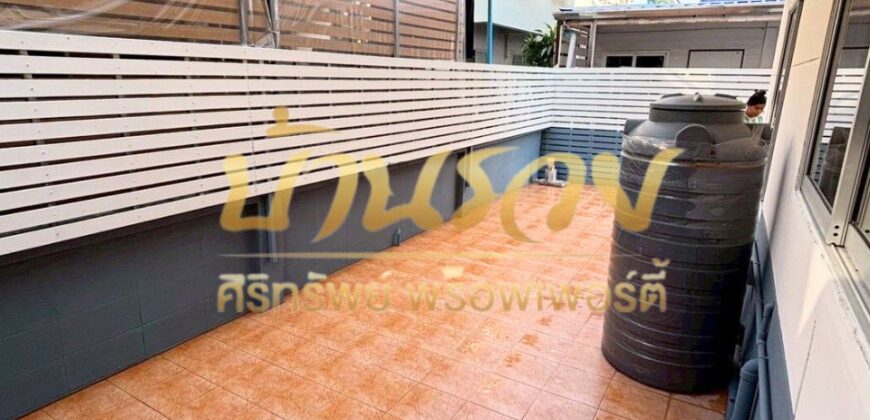 บ้านแฝด 2 ชั้น หมู่บ้านกราฟฟิคเพลส ถนนเทพารักษ์ กม.22 ใกล้โลตัสเทพารักษ์ พร้อมเข้าอยู่