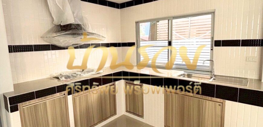 บ้านแฝด 2 ชั้น หมู่บ้านกราฟฟิคเพลส ถนนเทพารักษ์ กม.22 ใกล้โลตัสเทพารักษ์ พร้อมเข้าอยู่