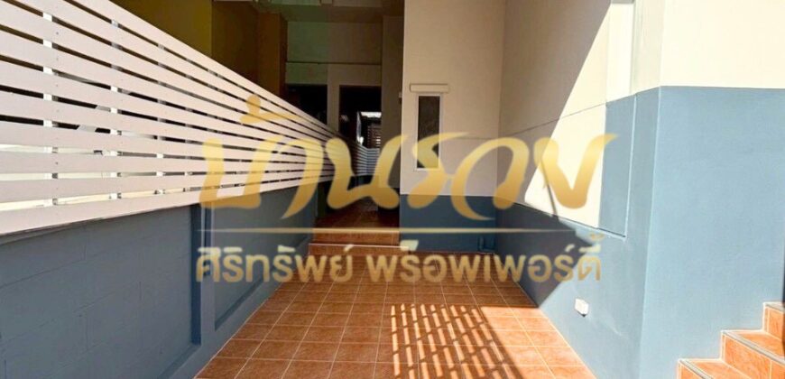 บ้านแฝด 2 ชั้น หมู่บ้านกราฟฟิคเพลส ถนนเทพารักษ์ กม.22 ใกล้โลตัสเทพารักษ์ พร้อมเข้าอยู่