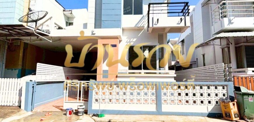 บ้านแฝด 2 ชั้น หมู่บ้านกราฟฟิคเพลส ถนนเทพารักษ์ กม.22 ใกล้โลตัสเทพารักษ์ พร้อมเข้าอยู่