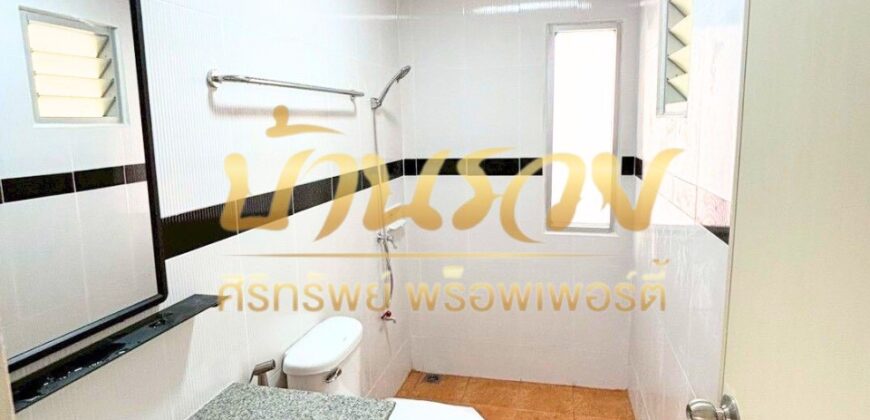 บ้านแฝด 2 ชั้น หมู่บ้านกราฟฟิคเพลส ถนนเทพารักษ์ กม.22 ใกล้โลตัสเทพารักษ์ พร้อมเข้าอยู่