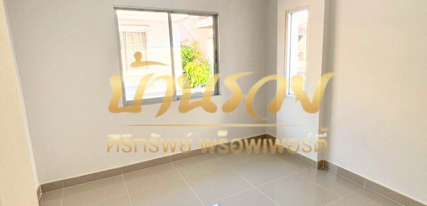 บ้านแฝด 2 ชั้น หมู่บ้านกราฟฟิคเพลส ถนนเทพารักษ์ กม.22 ใกล้โลตัสเทพารักษ์ พร้อมเข้าอยู่