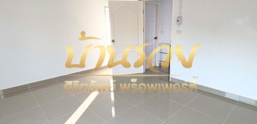 บ้านแฝด 2 ชั้น หมู่บ้านกราฟฟิคเพลส ถนนเทพารักษ์ กม.22 ใกล้โลตัสเทพารักษ์ พร้อมเข้าอยู่