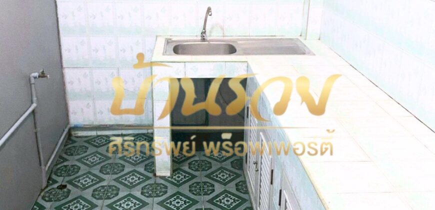 ทาวน์เฮ้าส์ 2 ชั้น หมู่บ้านเทพารักษ์ กม.25 (ซอยคิงคอง) ใกล้นิคมเมืองใหม่บางพลี พร้อมเข้าอยู่