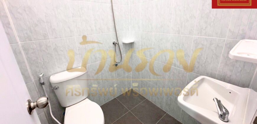 ทาวน์เฮ้าส์ 2 ชั้น หมู่บ้านทรัพย์บัวหลวง ใกล้ถนนสุขุมวิท-บางปู บ้านรีโนเวทใหม่ทั้งหลัง พร้อมเข้าอยู่