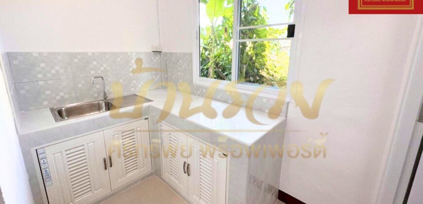 ทาวน์เฮ้าส์ 2 ชั้น หมู่บ้านทรัพย์บัวหลวง ใกล้ถนนสุขุมวิท-บางปู บ้านรีโนเวทใหม่ทั้งหลัง พร้อมเข้าอยู่