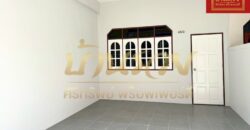 ทาวน์เฮ้าส์ 2 ชั้น หมู่บ้านทรัพย์บัวหลวง ใกล้ถนนสุขุมวิท-บางปู บ้านรีโนเวทใหม่ทั้งหลัง พร้อมเข้าอยู่