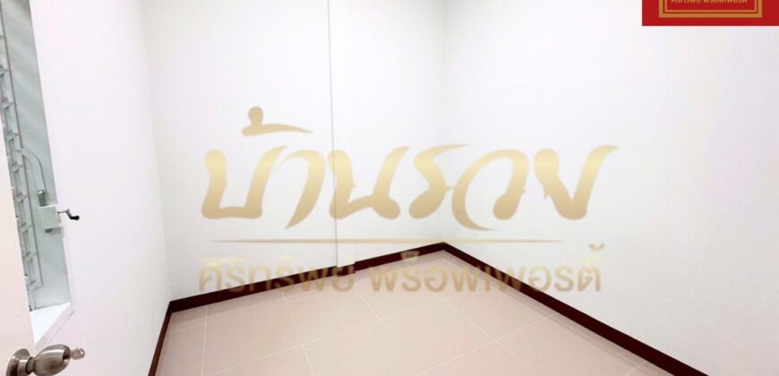 ทาวน์เฮ้าส์ 2 ชั้น หมู่บ้านทรัพย์บัวหลวง ใกล้ถนนสุขุมวิท-บางปู บ้านรีโนเวทใหม่ทั้งหลัง พร้อมเข้าอยู่