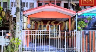 ทาวน์เฮ้าส์ 2 ชั้น #ถนนเมน หมู่บ้านชุติมา ซอยมังกร-แพรกษา ใกล้จุดขึ้น-ลงทางด่วนกาญจนาฯ ขายตามสภาพ