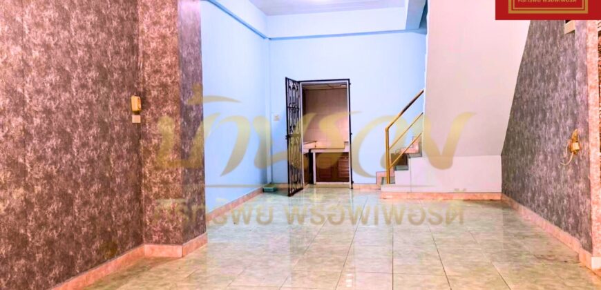 ทาวน์เฮ้าส์ 2 ชั้น #ถนนเมน หมู่บ้านชุติมา ซอยมังกร-แพรกษา ใกล้จุดขึ้น-ลงทางด่วนกาญจนาฯ ขายตามสภาพ