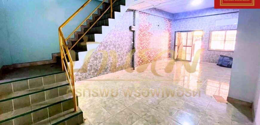 ทาวน์เฮ้าส์ 2 ชั้น #ถนนเมน หมู่บ้านชุติมา ซอยมังกร-แพรกษา ใกล้จุดขึ้น-ลงทางด่วนกาญจนาฯ ขายตามสภาพ