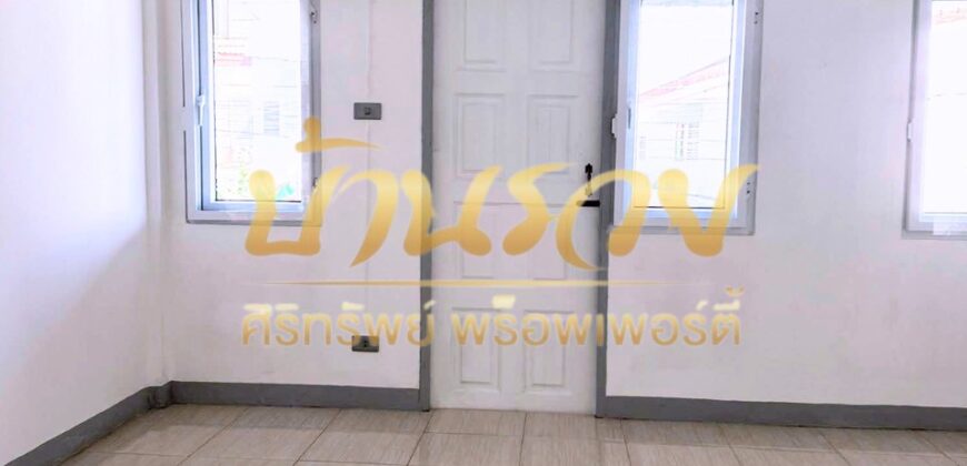 ทาวน์เฮ้าส์ 2 ชั้น หมู่บ้าน ทรัพย์มงคล 2 ซอยสุดใจแพรกษา 5 ถนนแพรกษา เชื่อมถนนเทพารักษ์ ซอยมังกร รีโนเวทใหม่ทั้งหลัง