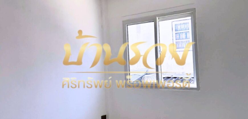 ทาวน์เฮ้าส์ 2 ชั้น หมู่บ้าน ทรัพย์มงคล 2 ซอยสุดใจแพรกษา 5 ถนนแพรกษา เชื่อมถนนเทพารักษ์ ซอยมังกร รีโนเวทใหม่ทั้งหลัง