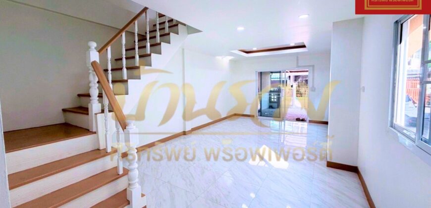 ทาวน์เฮ้าส์ 2 ชั้น #หลังริม หมู่บ้าน จิระภา 2 แพรกษาใหม่ ใกล้นิคมอุตสาหกรรมบางปู รีโนเวทใหม่ทั้งหลัง พร้อมเข้าอยู่อาศัย