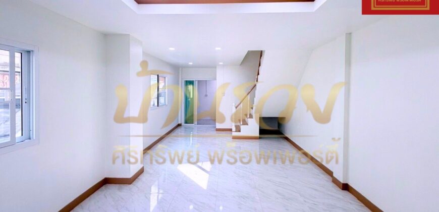 ทาวน์เฮ้าส์ 2 ชั้น #หลังริม หมู่บ้าน จิระภา 2 แพรกษาใหม่ ใกล้นิคมอุตสาหกรรมบางปู รีโนเวทใหม่ทั้งหลัง พร้อมเข้าอยู่อาศัย