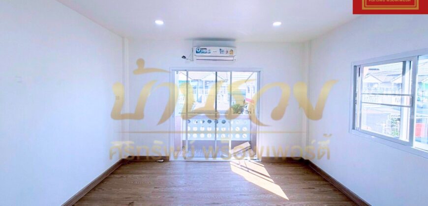 ทาวน์เฮ้าส์ 2 ชั้น #หลังริม หมู่บ้าน จิระภา 2 แพรกษาใหม่ ใกล้นิคมอุตสาหกรรมบางปู รีโนเวทใหม่ทั้งหลัง พร้อมเข้าอยู่อาศัย