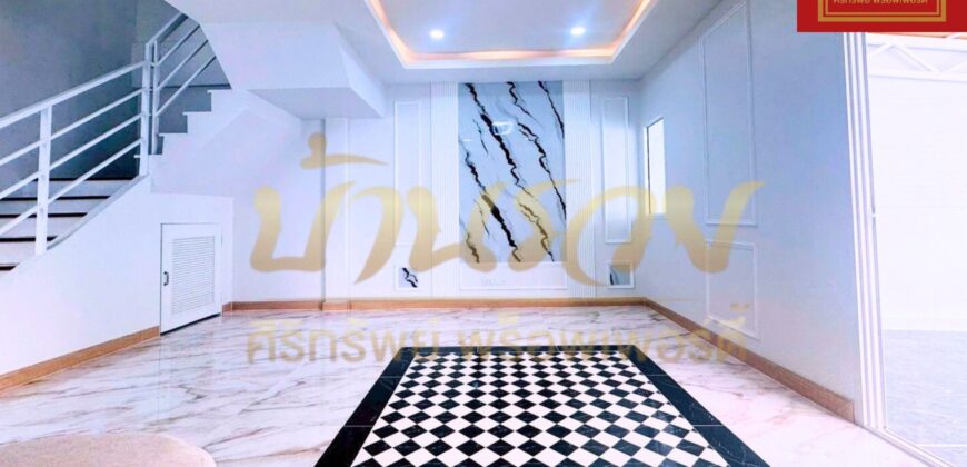 ทาวน์เฮ้าส์ 2 ชั้น หมู่บ้าน มหาวงษ์วิลล่า ปู่เจ้า-สำโรง ใกล้รถไฟฟ้าสายสีเหลือง และสีเขียว BTS บ้านรีโนเวทใหม่ พร้อมเข้าอยู่