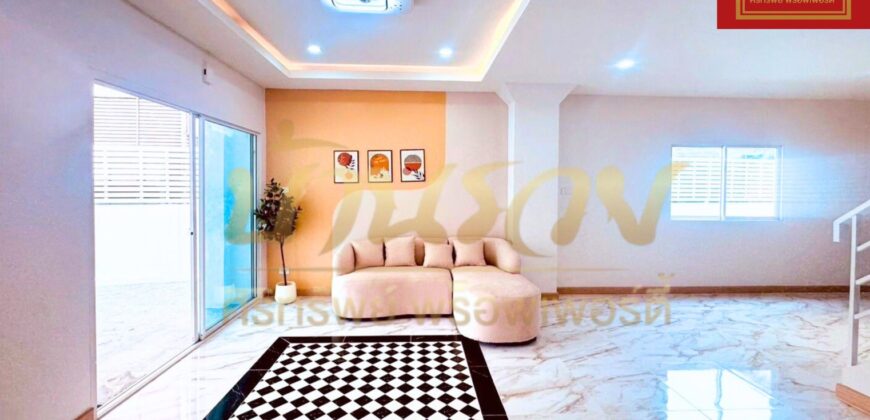 ทาวน์เฮ้าส์ 2 ชั้น หมู่บ้าน มหาวงษ์วิลล่า ปู่เจ้า-สำโรง ใกล้รถไฟฟ้าสายสีเหลือง และสีเขียว BTS บ้านรีโนเวทใหม่ พร้อมเข้าอยู่