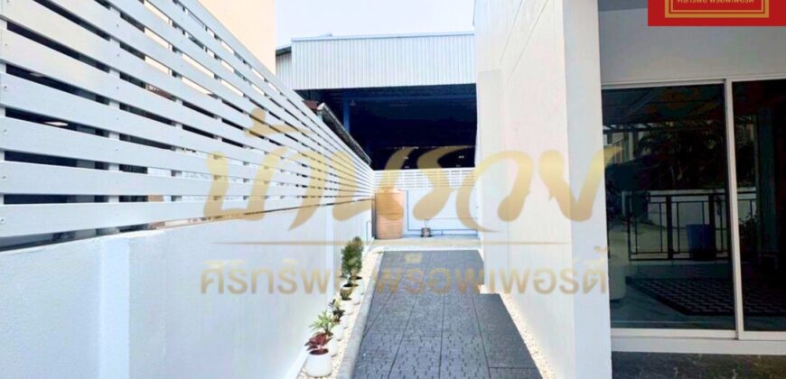 ทาวน์เฮ้าส์ 2 ชั้น หมู่บ้าน มหาวงษ์วิลล่า ปู่เจ้า-สำโรง ใกล้รถไฟฟ้าสายสีเหลือง และสีเขียว BTS บ้านรีโนเวทใหม่ พร้อมเข้าอยู่