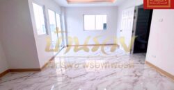 ทาวน์เฮ้าส์ 2 ชั้น หมู่บ้าน มหาวงษ์วิลล่า ปู่เจ้า-สำโรง ใกล้รถไฟฟ้าสายสีเหลือง และสีเขียว BTS บ้านรีโนเวทใหม่ พร้อมเข้าอยู่