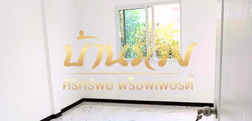 ทาวน์เฮ้าส์ 2 ชั้น หมู่บ้าน ทวีทอง 1 ถนนเทพารักษ์-ศรีนครินทร์ ใกล้รถไฟฟ้า BTS สถานีทิพวัล บ้านรีโนเวทใหม่ทั้งหลัง