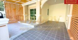 ทาวน์เฮ้าส์ 2 ชั้น หมู่บ้านนิรันดร์วิลล์ 10 ซอยวัดศรีวารีน้อย บางนา กม.18 ใกล้มหาลัยหัวเฉียว บ้านรีโนเวทเปลี่ยนวัสดุใหม่ พร้อมเข้าอยู่