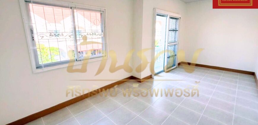 ทาวน์เฮ้าส์ 2 ชั้น หมู่บ้านนิรันดร์วิลล์ 10 ซอยวัดศรีวารีน้อย บางนา กม.18 ใกล้มหาลัยหัวเฉียว บ้านรีโนเวทเปลี่ยนวัสดุใหม่ พร้อมเข้าอยู่