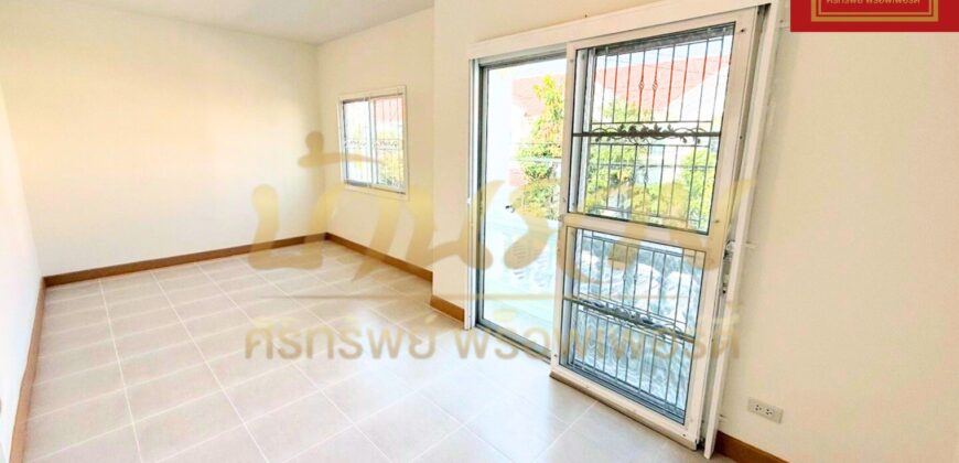 ทาวน์เฮ้าส์ 2 ชั้น หมู่บ้านนิรันดร์วิลล์ 10 ซอยวัดศรีวารีน้อย บางนา กม.18 ใกล้มหาลัยหัวเฉียว บ้านรีโนเวทเปลี่ยนวัสดุใหม่ พร้อมเข้าอยู่