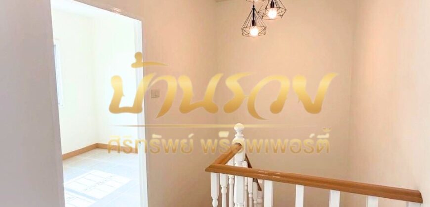 ทาวน์เฮ้าส์ 2 ชั้น หมู่บ้านนิรันดร์วิลล์ 10 ซอยวัดศรีวารีน้อย บางนา กม.18 ใกล้มหาลัยหัวเฉียว บ้านรีโนเวทเปลี่ยนวัสดุใหม่ พร้อมเข้าอยู่