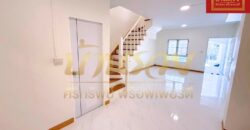 ทาวน์เฮ้าส์ 2 ชั้น หมู่บ้าน พฤกษา 28/1 นิคมบางปู ถนนแพรกษา บ้านรีโนเวทเปลี่ยนวัสดุใหม่ พร้อมเข้าอยู่