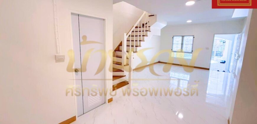 ทาวน์เฮ้าส์ 2 ชั้น หมู่บ้าน พฤกษา 28/1 นิคมบางปู ถนนแพรกษา บ้านรีโนเวทเปลี่ยนวัสดุใหม่ พร้อมเข้าอยู่