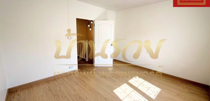 ทาวน์เฮ้าส์ 2 ชั้น หมู่บ้าน พฤกษา 28/1 นิคมบางปู ถนนแพรกษา บ้านรีโนเวทเปลี่ยนวัสดุใหม่ พร้อมเข้าอยู่