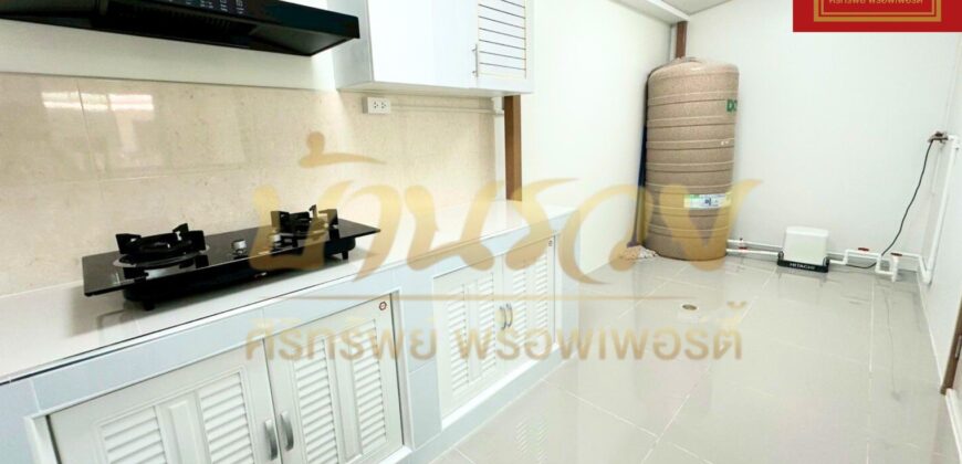 ทาวน์เฮ้าส์ 2 ชั้น หมู่บ้านพฤกษา 106/2 ถนนบางพลี – ตำหรุ ใกล้นิคมอุตสาหกรรมบางปู รีโนเวทพร้อมอยู่