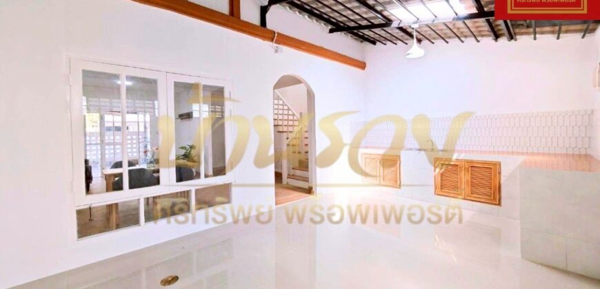 ทาวน์เฮ้าส์ 2 ชั้น หมู่บ้านพฤกษา 15 ถนนบางพลี – ตำหรุ ใกล้นิคมอุตสาหกรรมบางปู บ้านรีโนเวทใหม่