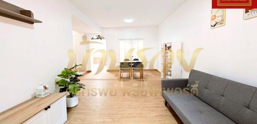 ทาวน์เฮ้าส์ 2 ชั้น หมู่บ้านพฤกษา 15 ถนนบางพลี – ตำหรุ ใกล้นิคมอุตสาหกรรมบางปู บ้านรีโนเวทใหม่