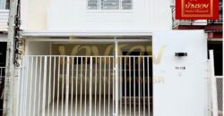 ทาวน์เฮ้าส์ 2 ชั้น หมู่บ้าน พฤกษา 47/2 ใกล้ทางด่วนกาญจนา บางนา-พระราม 2 บ้านรีโนเวทใหม่ พร้อมเข้าอยู่