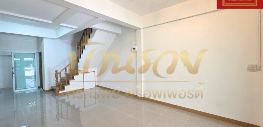 ทาวน์เฮ้าส์ 2 ชั้น หมู่บ้าน รุ่งทวี นิคมบางปู #ถนนเมนต้นโครงการ แพรกษา บ้านรีโนเวทเปลี่ยนวัสดุใหม่ พร้อมเข้าอยู่