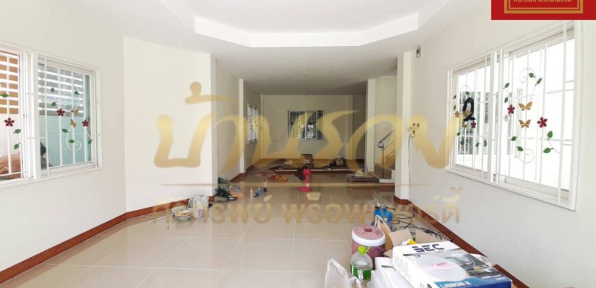 บ้านแฝด 2 ชั้น #หลังมุมติดสวนสาธารณะ หมู่บ้านทัศรินทร์ ซอยมังกร-เทพารักษ์ ใกล้จุดขึ้น-ลงทางด่วนกาญจนา บ้านรีโนเวทใหม่